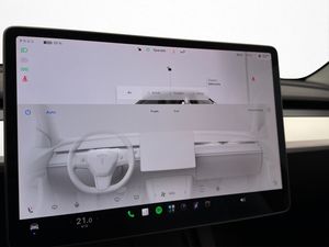 Tesla Model Y bild 24