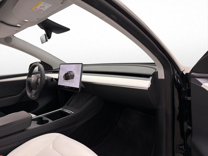 Tesla Model Y bild 30