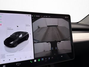 Tesla Model Y bild 19