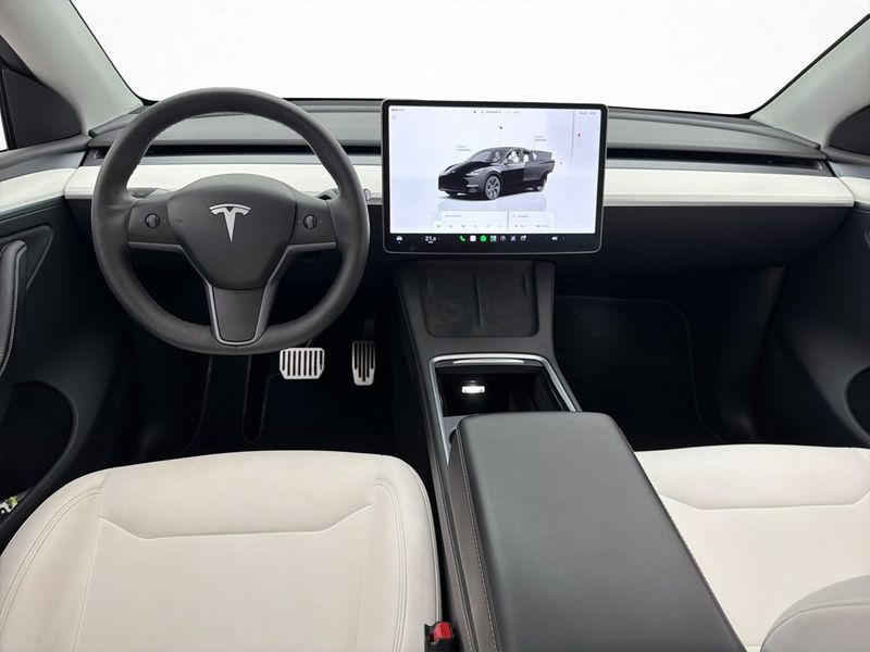 Tesla Model Y bild 17