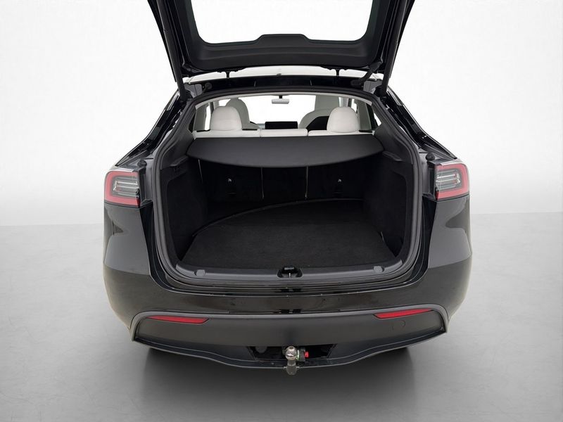 Tesla Model Y bild 12