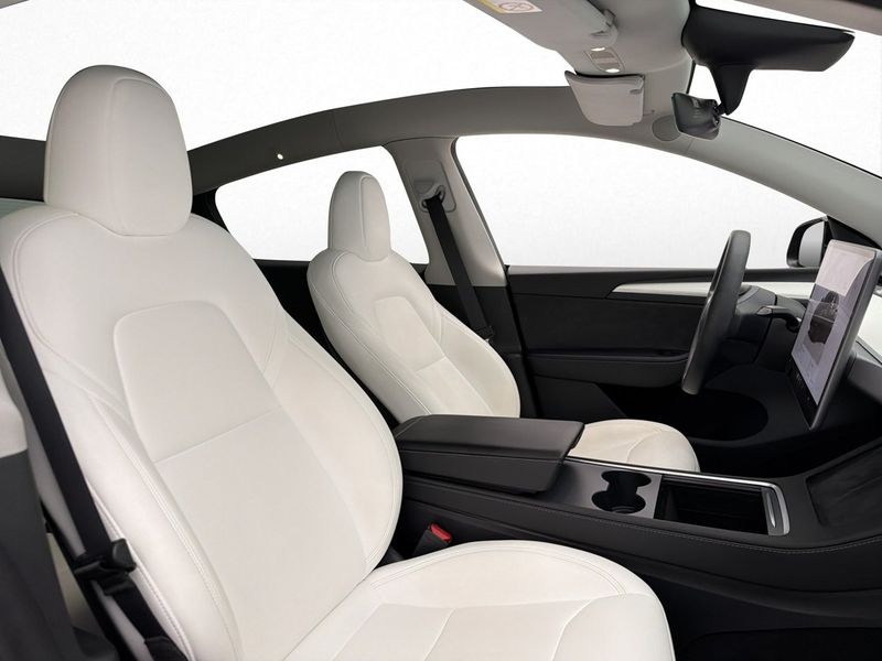 Tesla Model Y bild 29