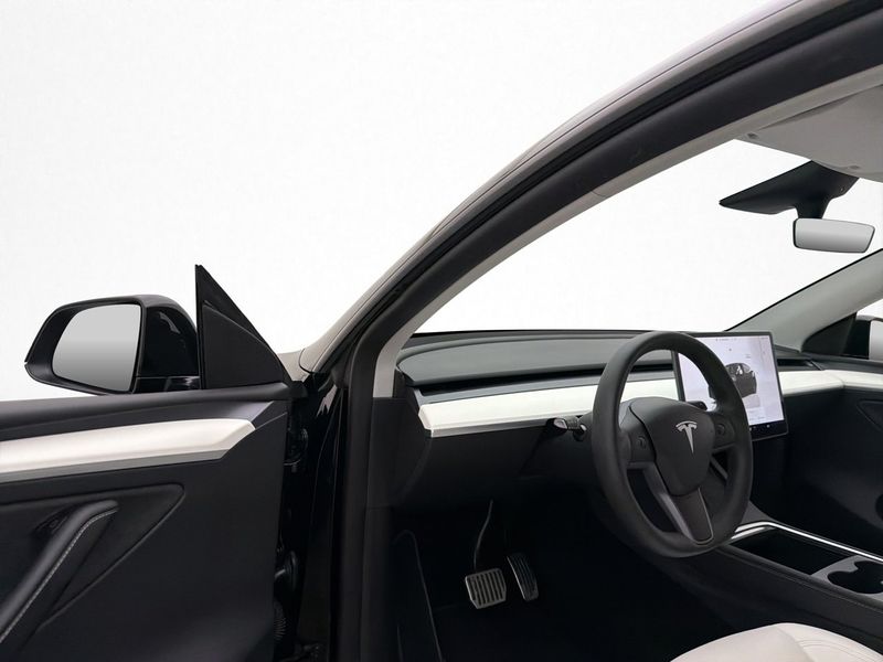 Tesla Model Y bild 14