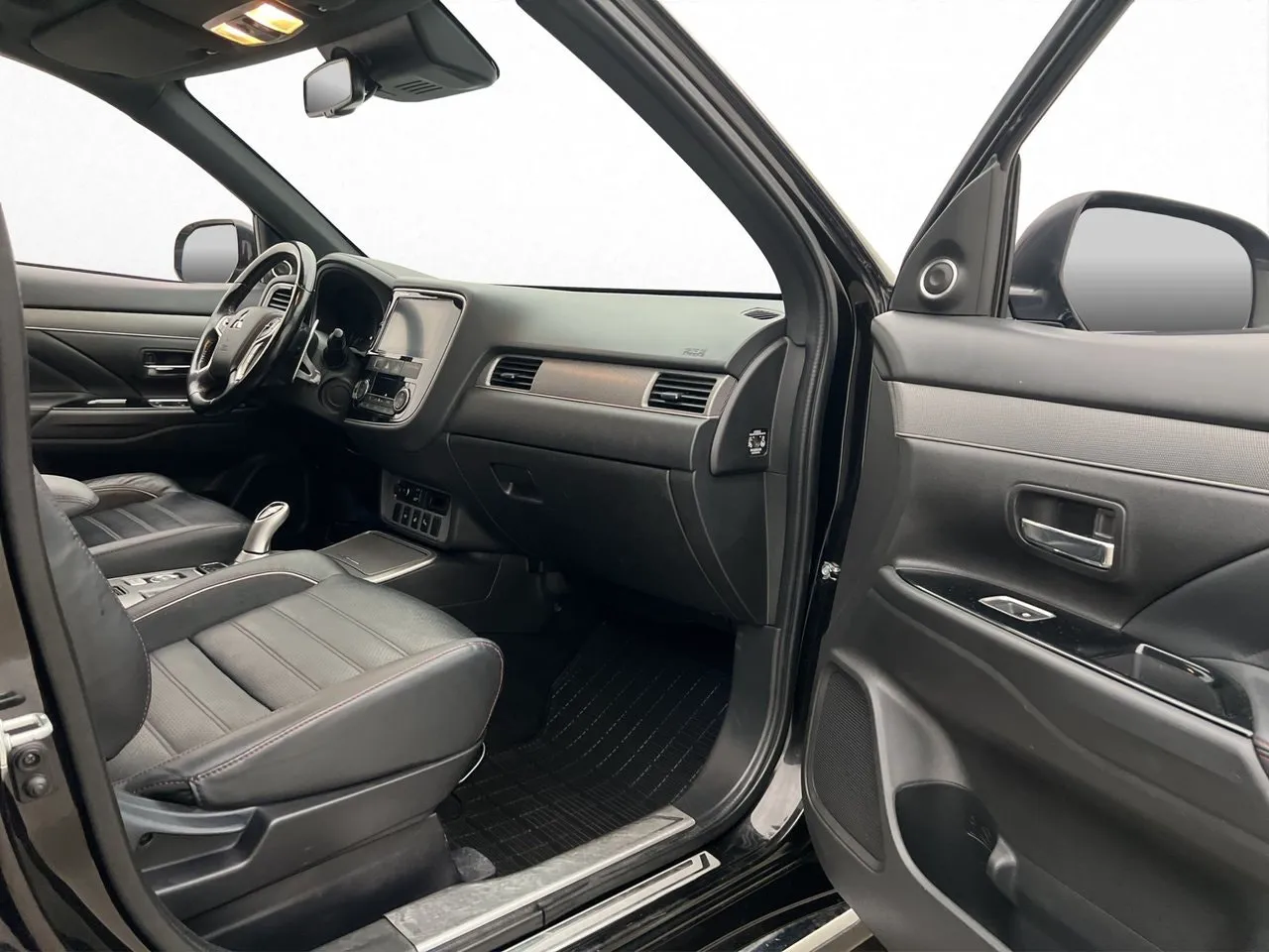 Vehicle image 30