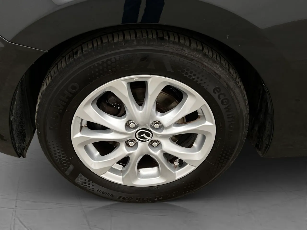 Vehicle image 25