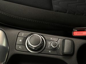 Mazda 2 bild 21