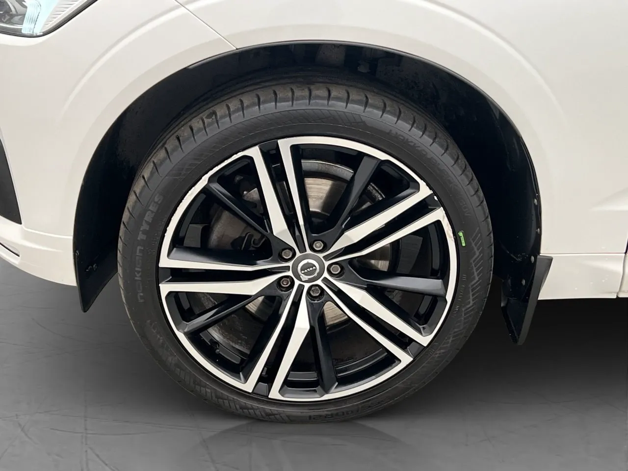Vehicle image 35