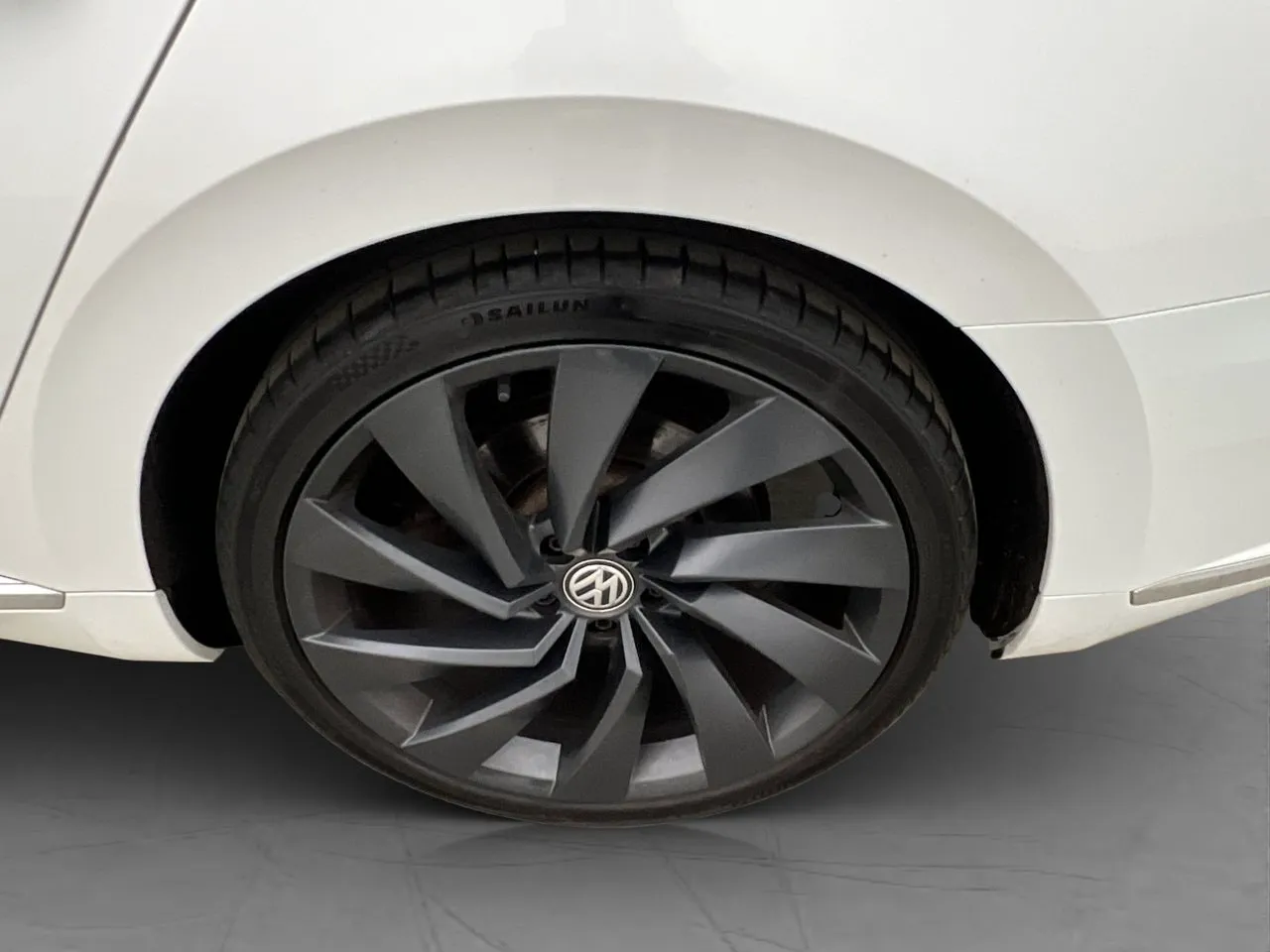 Vehicle image 30