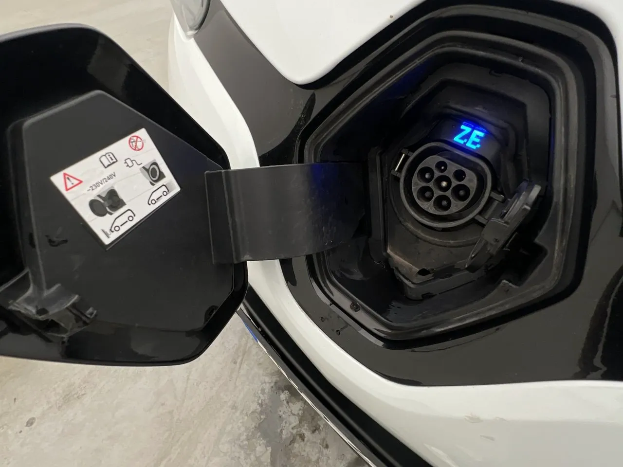 Vehicle image 30