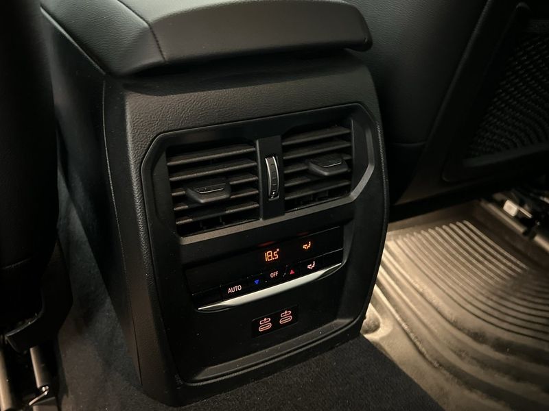 BMW i4 bild 32