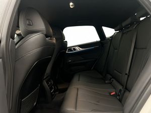 BMW i4 bild 31