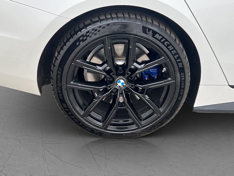 BMW i4 bild 37