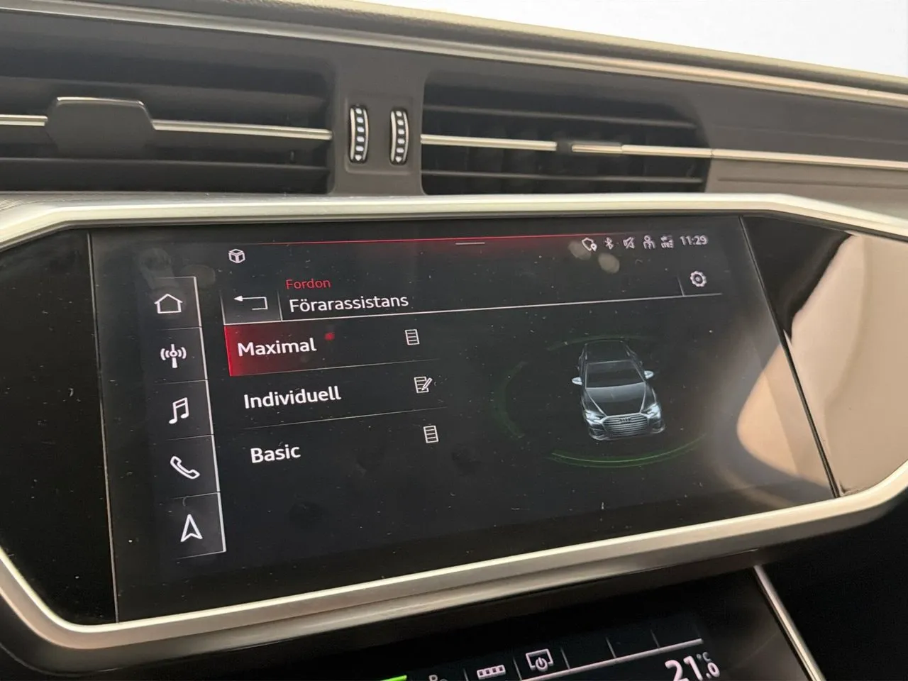 Vehicle image 21