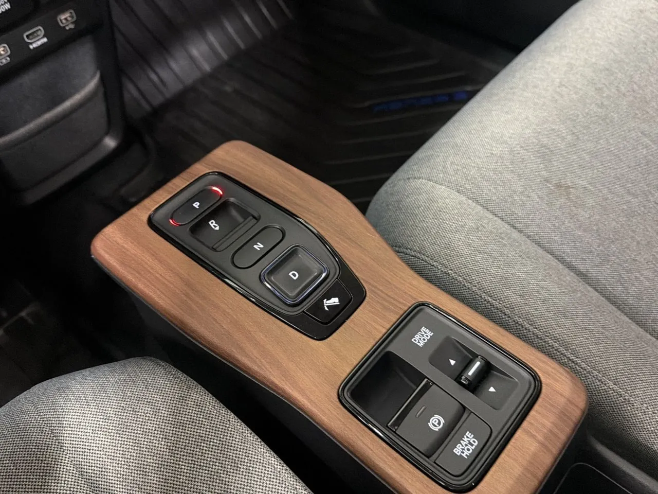 Vehicle image 25