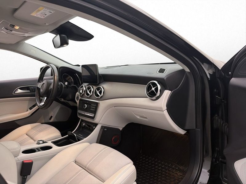 Mercedes GLA220 bild 25