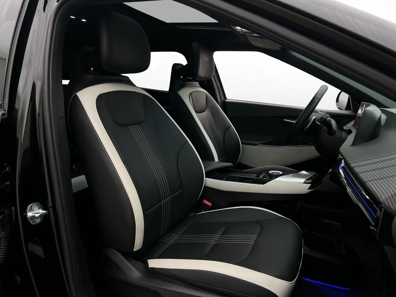 Vehicle image 35
