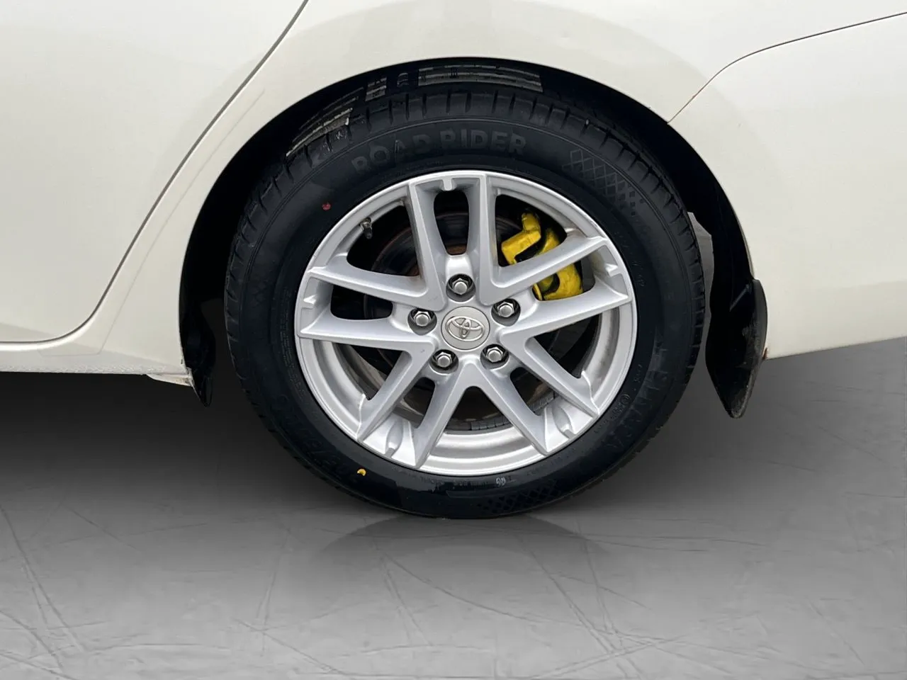 Vehicle image 30