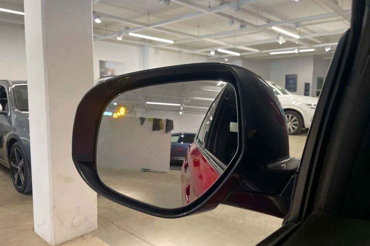 Vehicle image 21