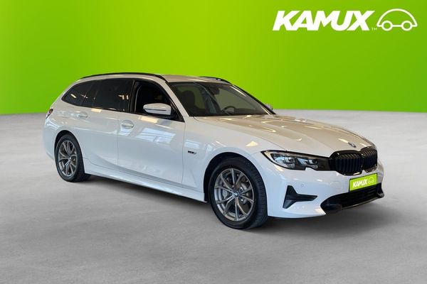 BMW 330 e Touring Sport line 292hk CarPlay Navi PDC 3-Zon - 2022