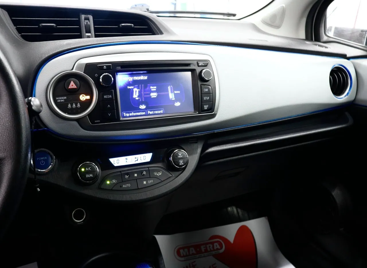 Vehicle image 11
