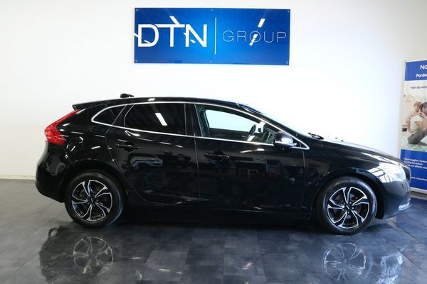 Volvo V40 D2 Your Momentum Euro 5/FULLSERVAD/KAMREMBYTT - 2015