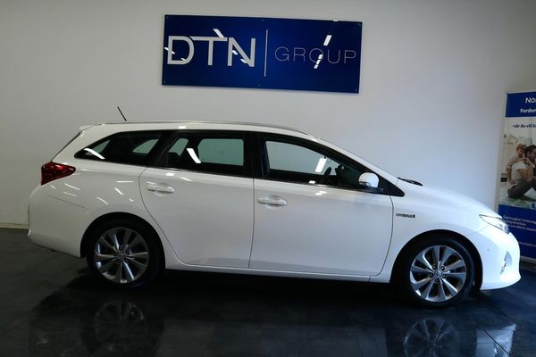 Toyota Auris Touring Sports Hybrid e-CVT Executive//KAMKEDJA/FULLSER - 2014