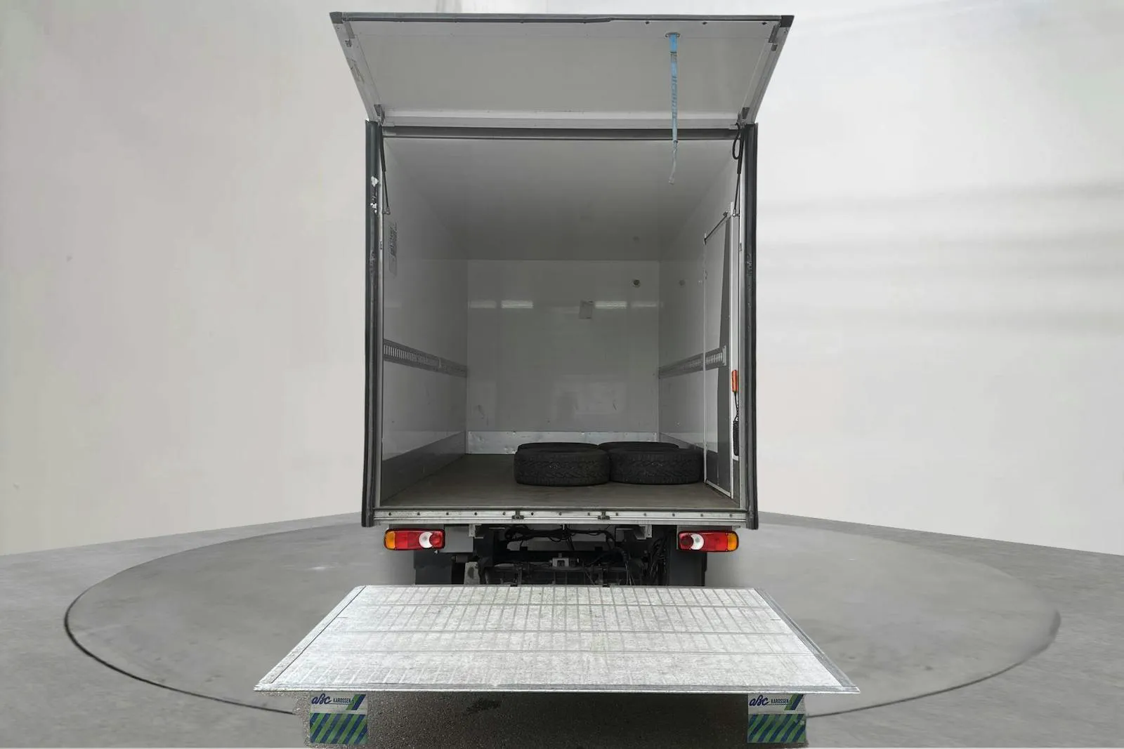 Vehicle image 8