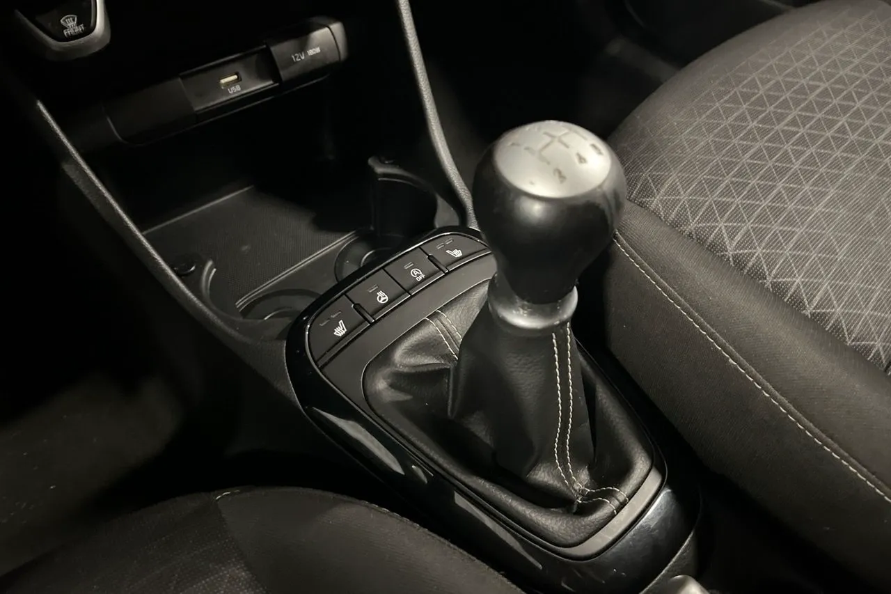Vehicle image 18