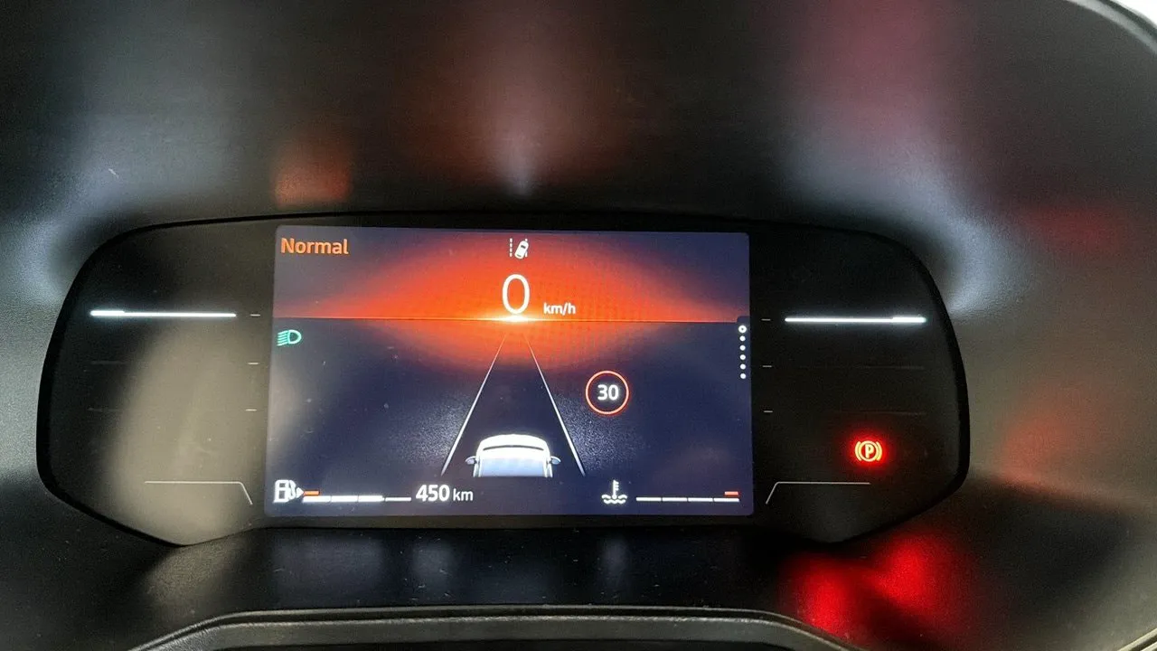 Vehicle image 16