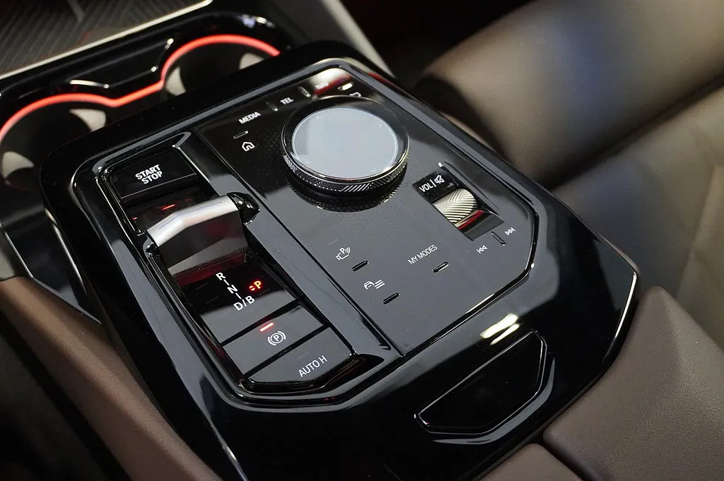 Vehicle image 27