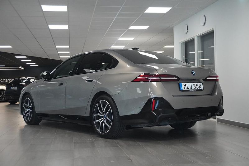 BMW i5 bild 2