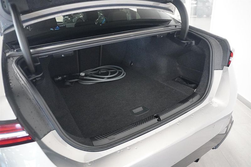 BMW i5 bild 7