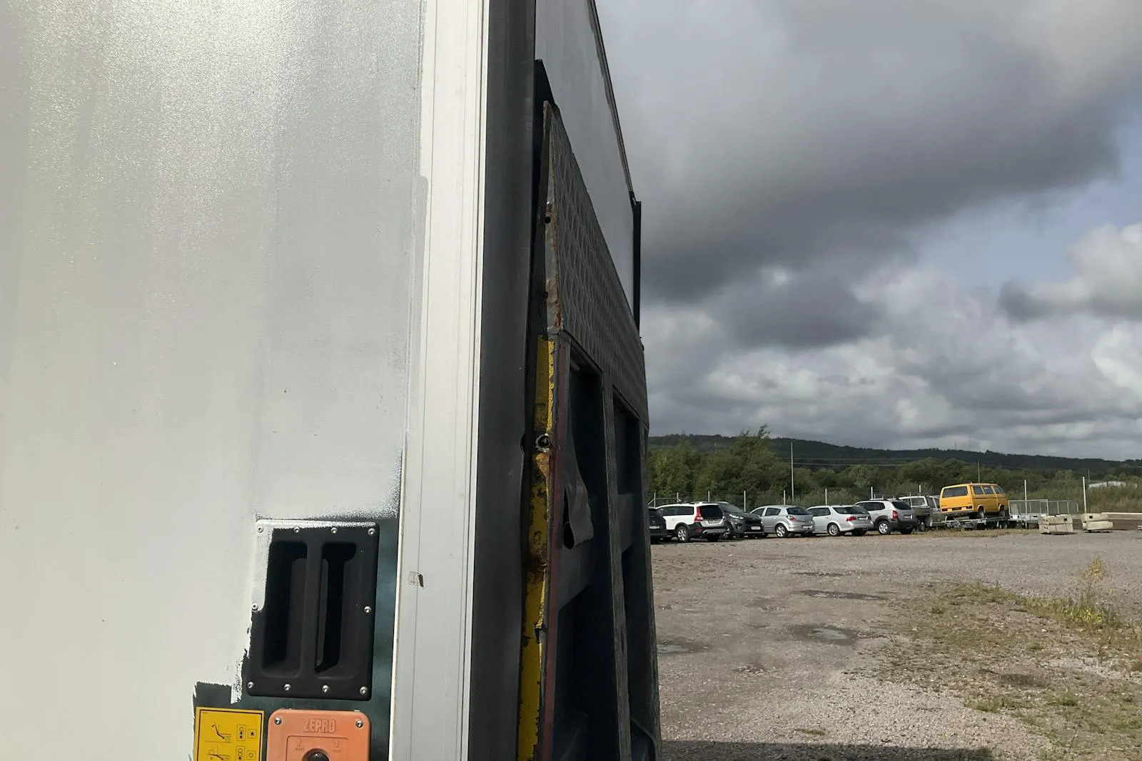 Vehicle image 20