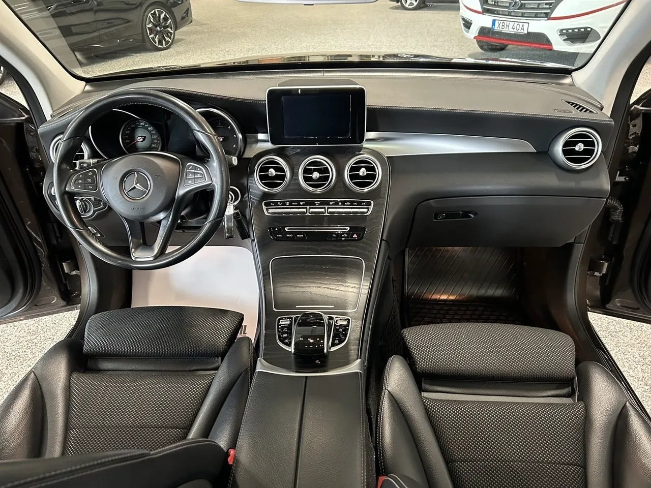 Vehicle image 22