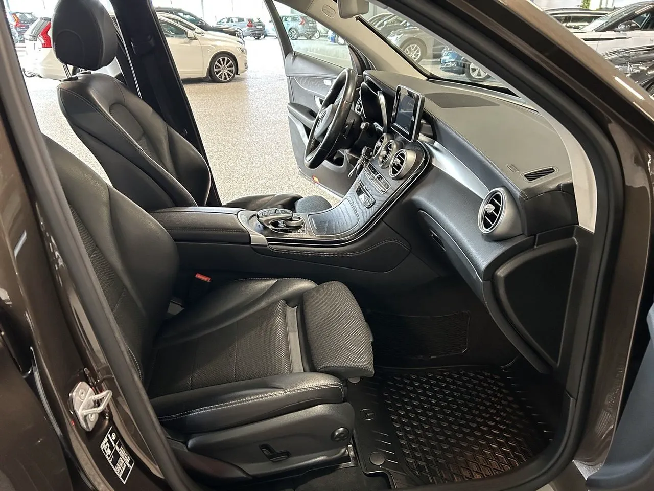 Vehicle image 21