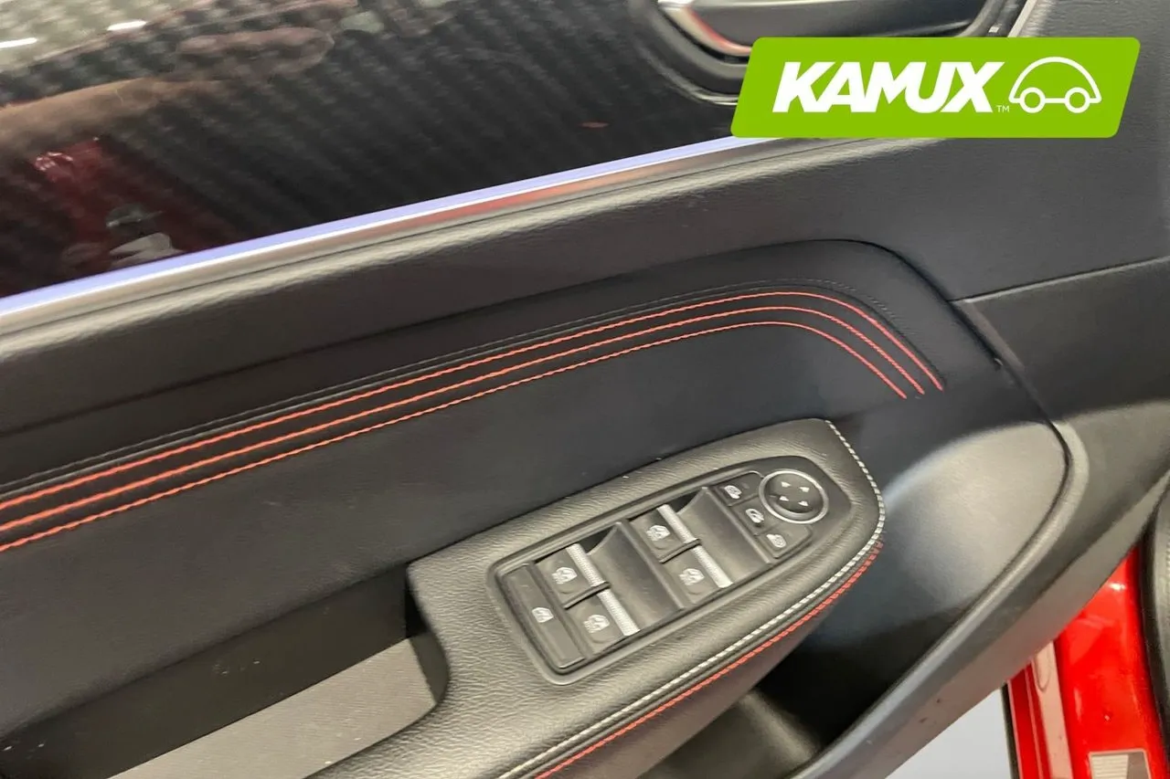Vehicle image 15