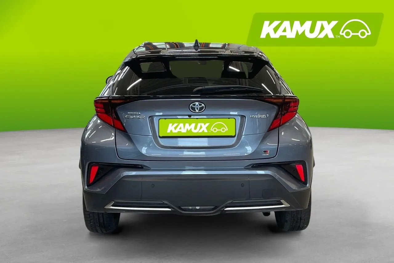 Vehicle image 4