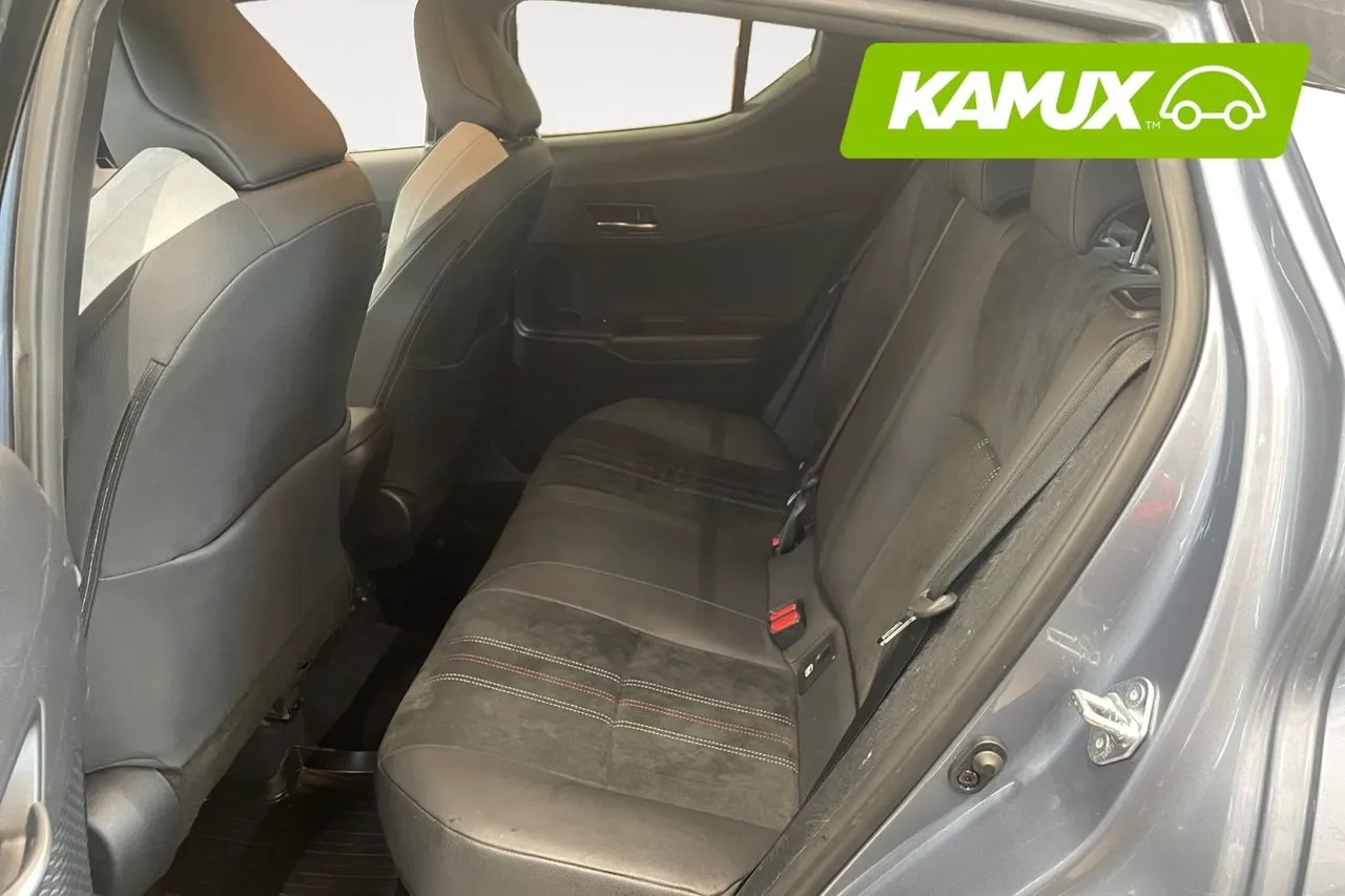Vehicle image 14