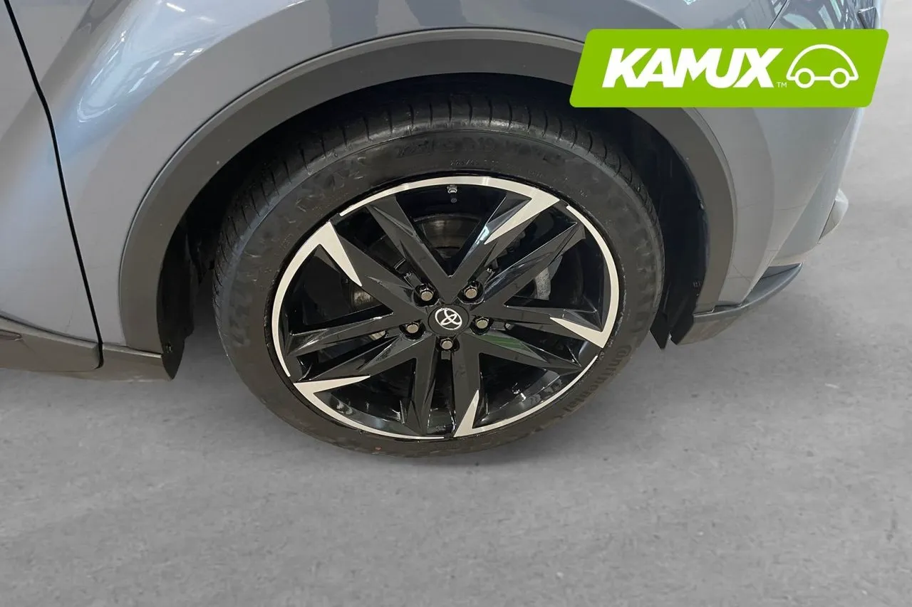 Vehicle image 7