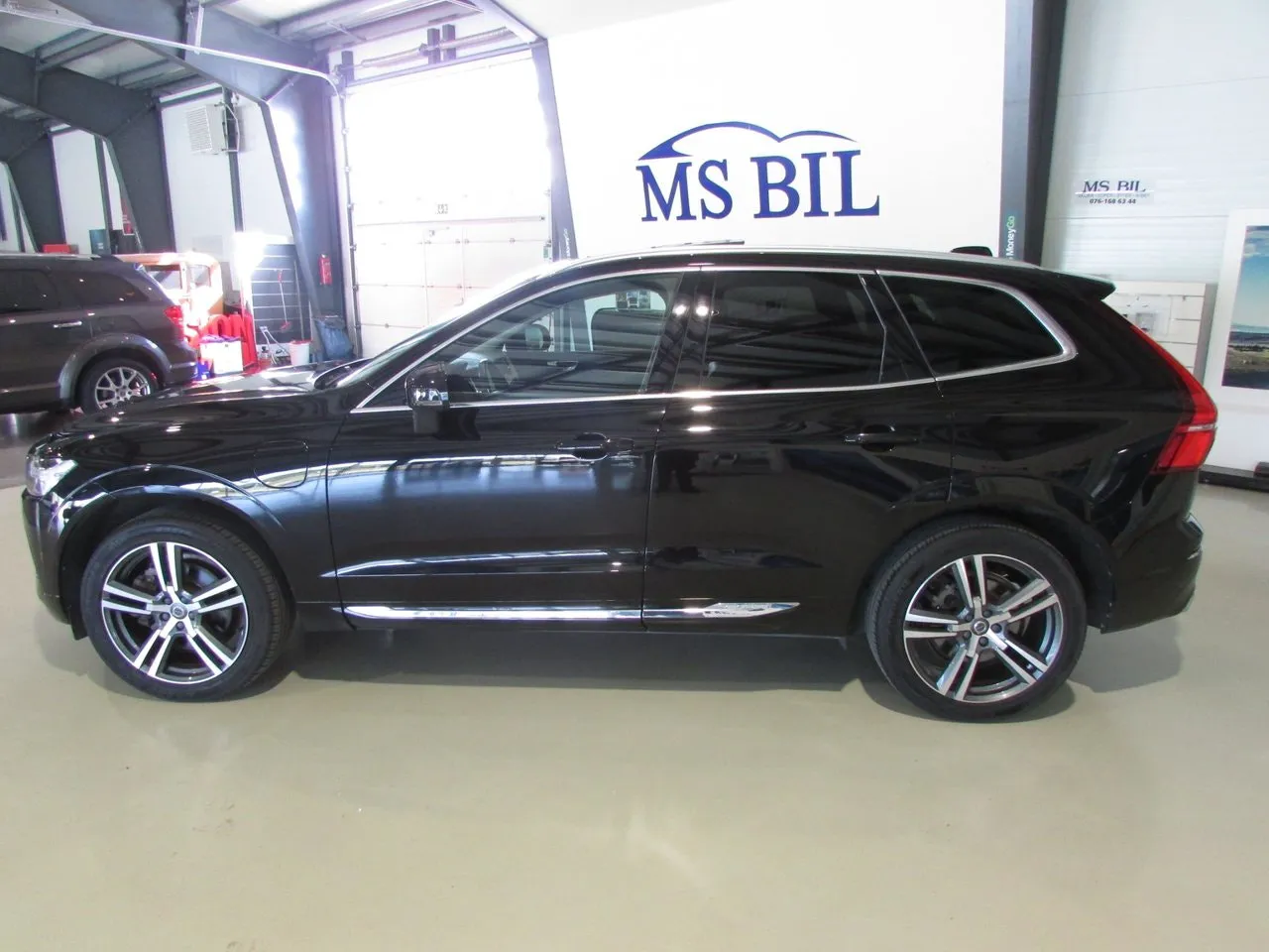 Vehicle image 7