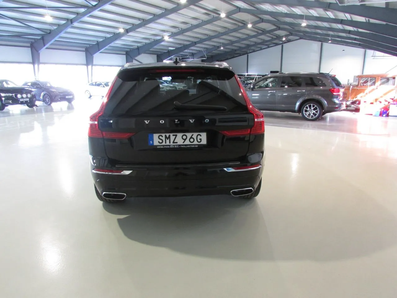 Vehicle image 5