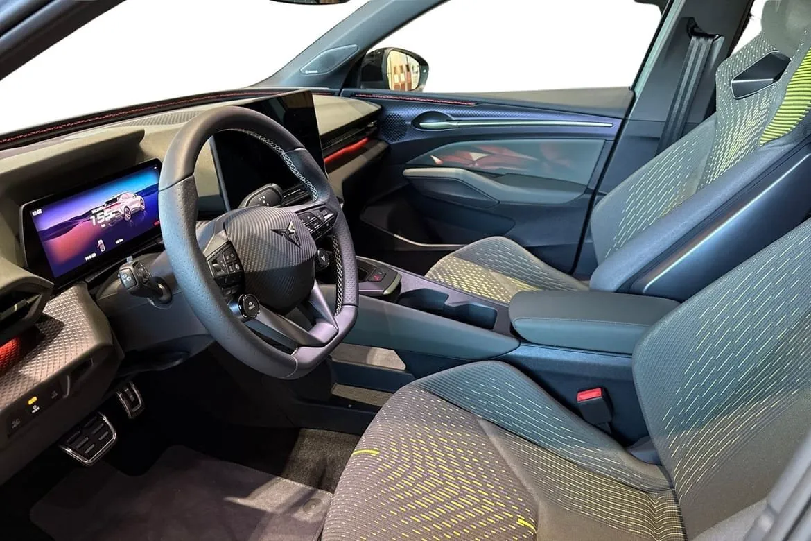 Vehicle image 5
