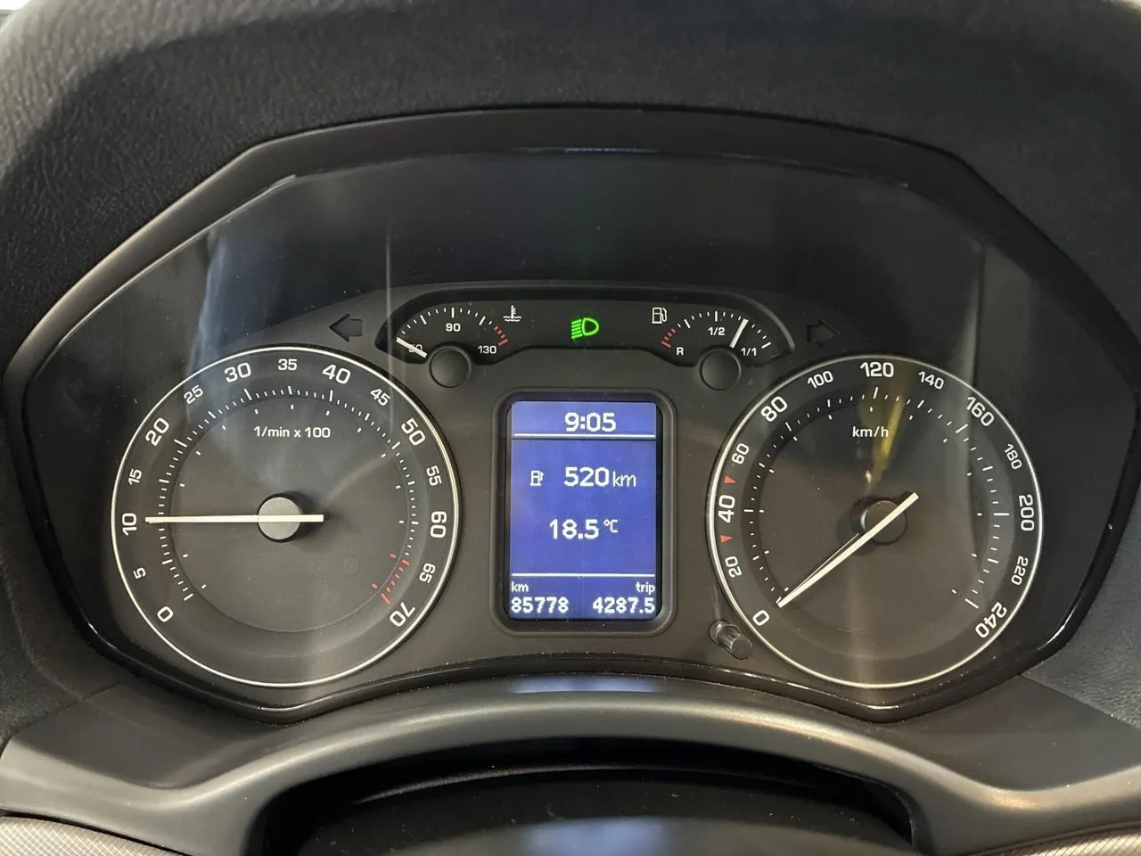 Vehicle image 9