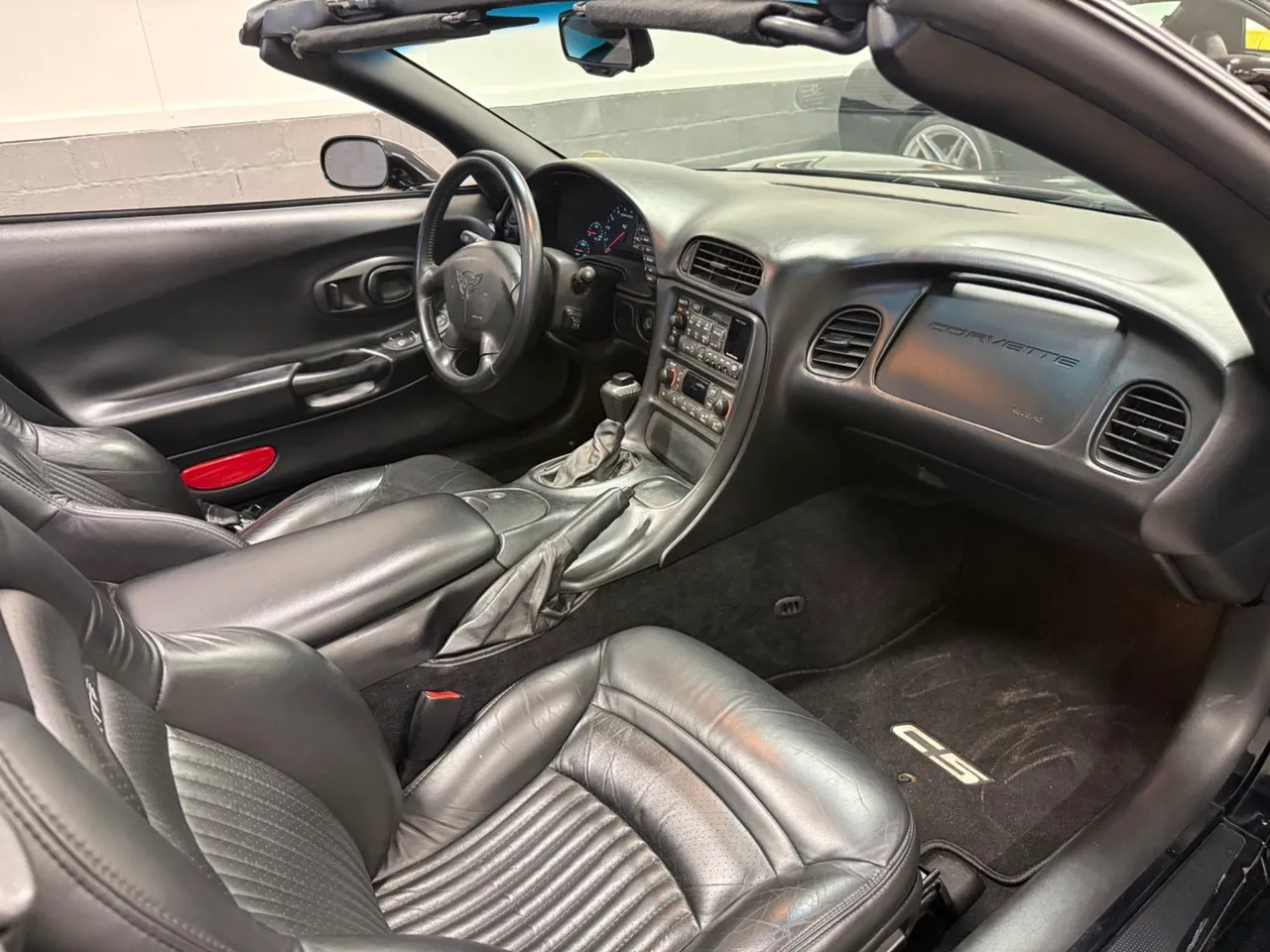 Vehicle image 25