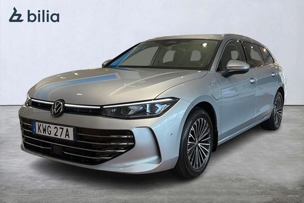 Volkswagen Passat Elegance 1.5 TSI eHybrid Värm Drag 272HK - 2025