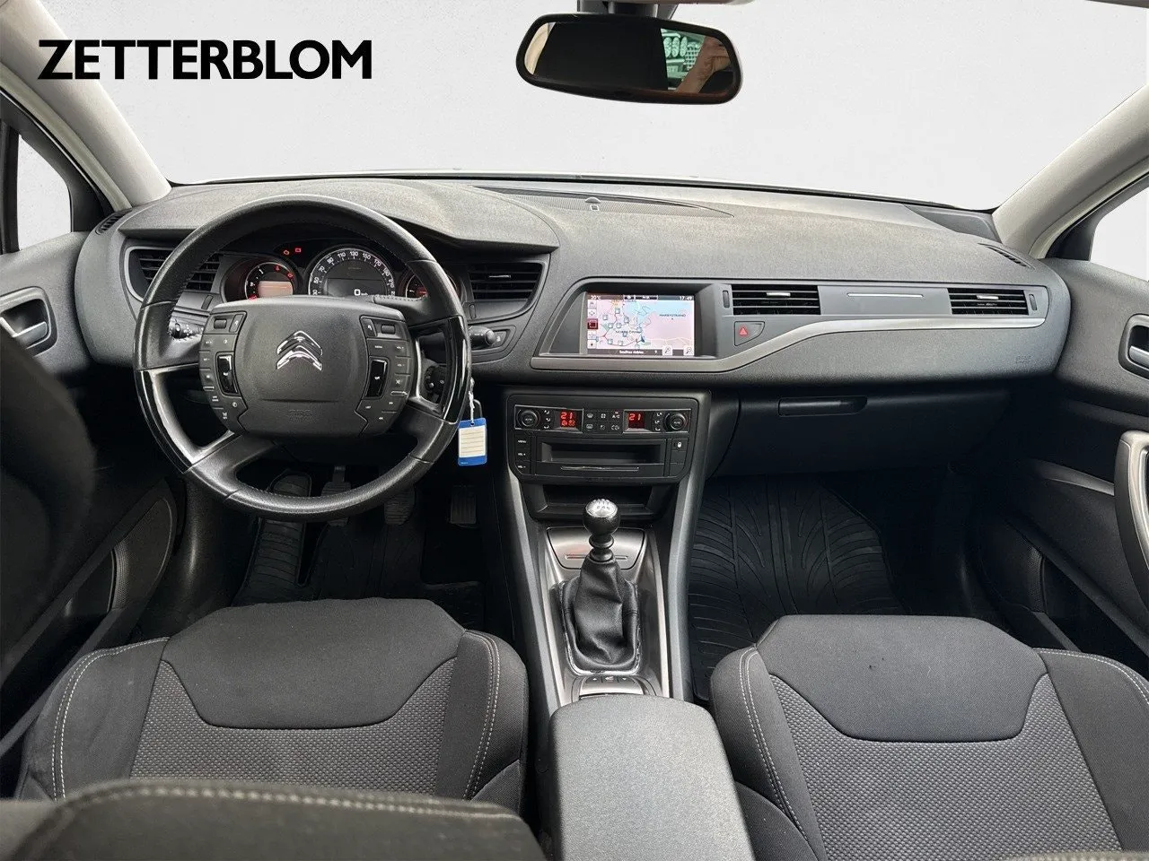 Vehicle image 9