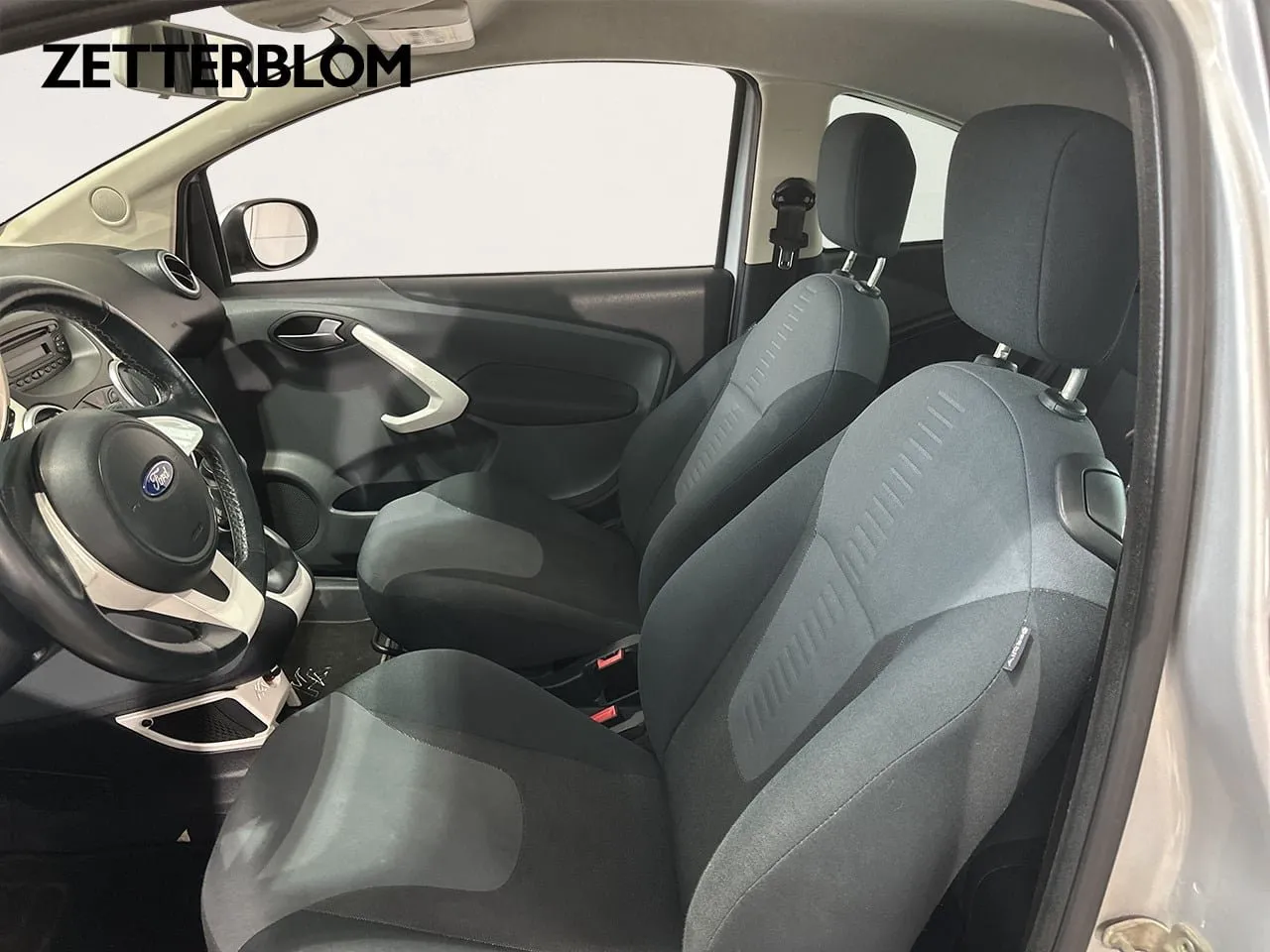 Vehicle image 6