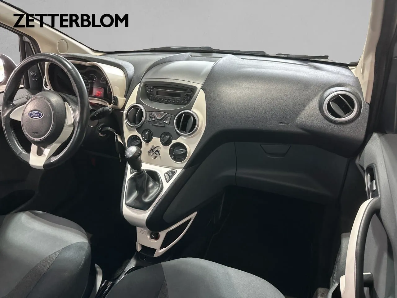 Vehicle image 9