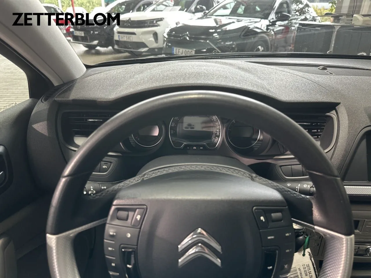 Vehicle image 10