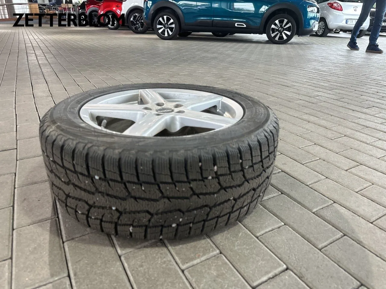 Vehicle image 15